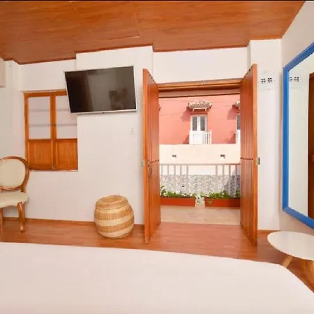 Guest house Room In Guest Room - Ca-4 Room In Cartagena